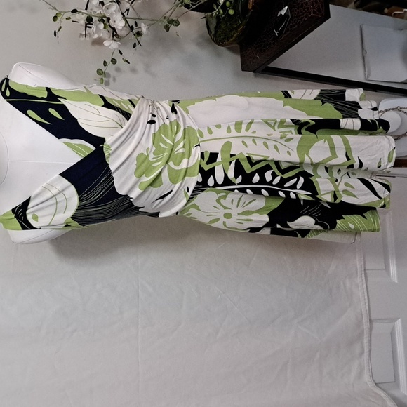 Tori Richard Dresses & Skirts - Tori Richards Faux Wrap Dress